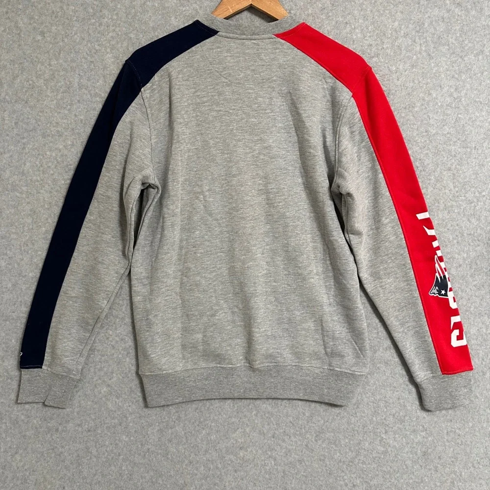 Starter New England Patriots NFL Crewneck Sweatshirt Gray Red Navy Mens Small